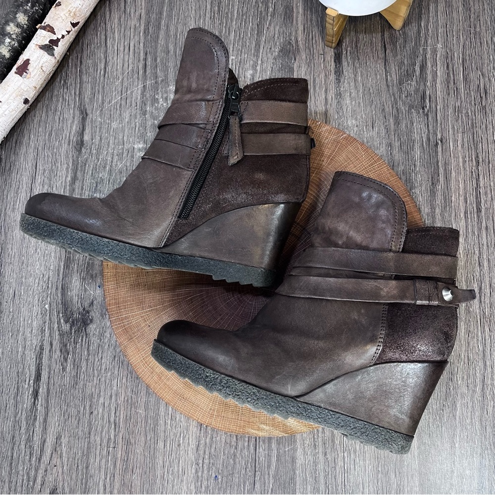 * Miz Mooz Brown Leather Wedge Ankle Booties | Narcissa Strap Boot | EU 38/7.5-8 - Picture 6 of 15